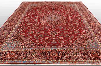 A carpet, Kashan, ca 424 x 308 cm.