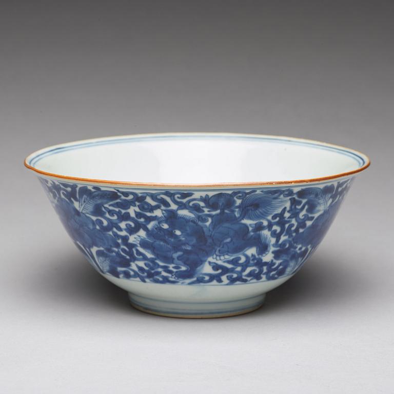 A blue and white bowl, Qing dynasty, early 18th century.