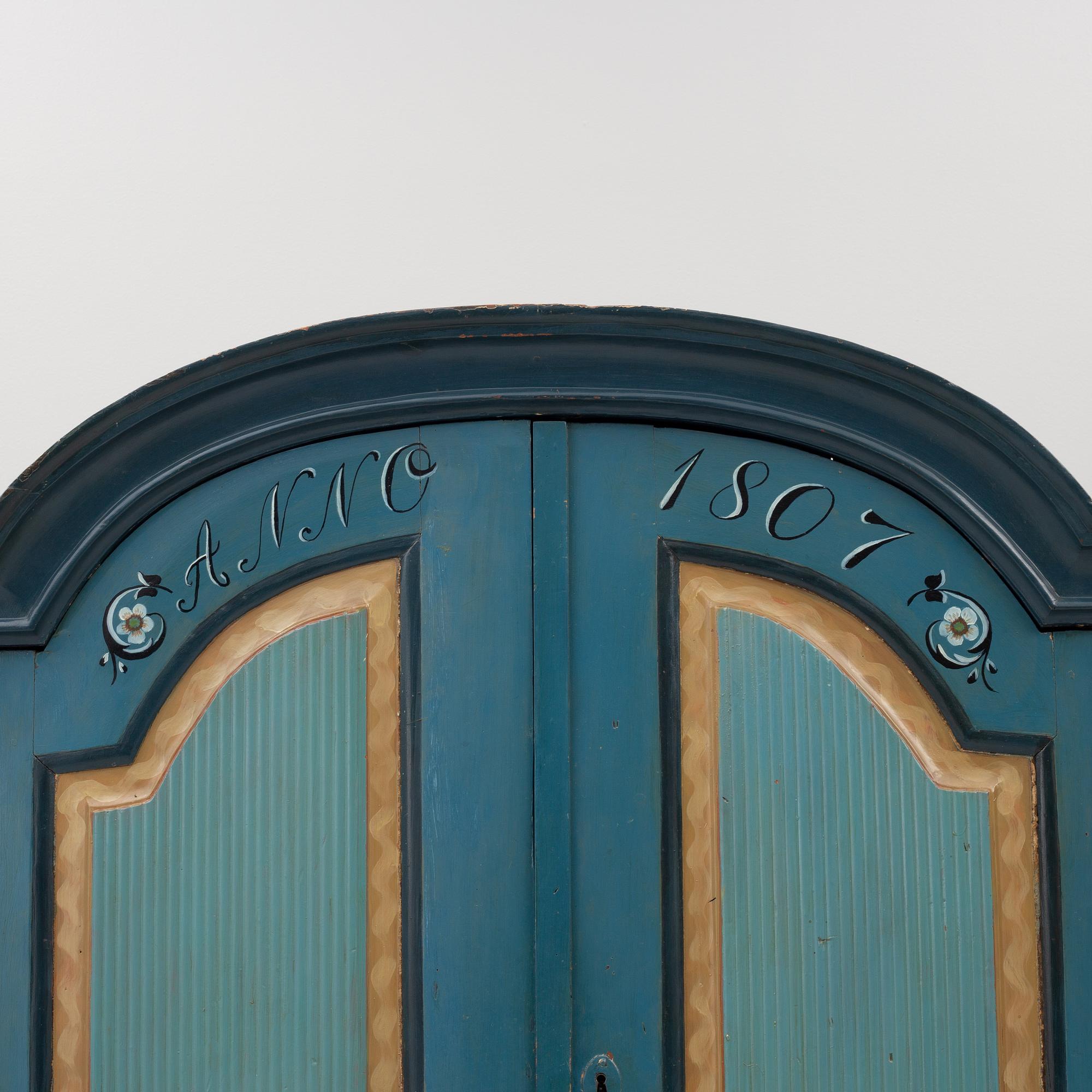 Skåp, allmoge, daterat 1807.