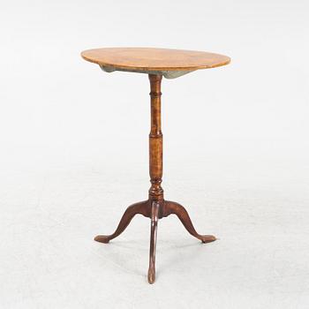 A small alder root veneered tilt top table by Lars Eric Lindell (1818-1843).