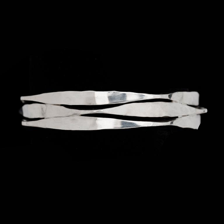 ARMRING, sterling silver, Rey Urban, 1977. Vikt ca65g.
