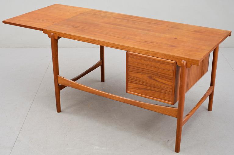 SKRIVBORD, omkring 1900-talets mitt.