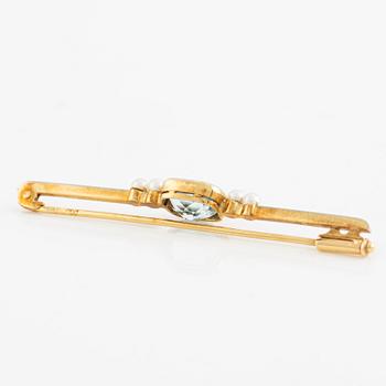 Brooch pin 18K gold with cushion-cut aquamarine and seed pearls.