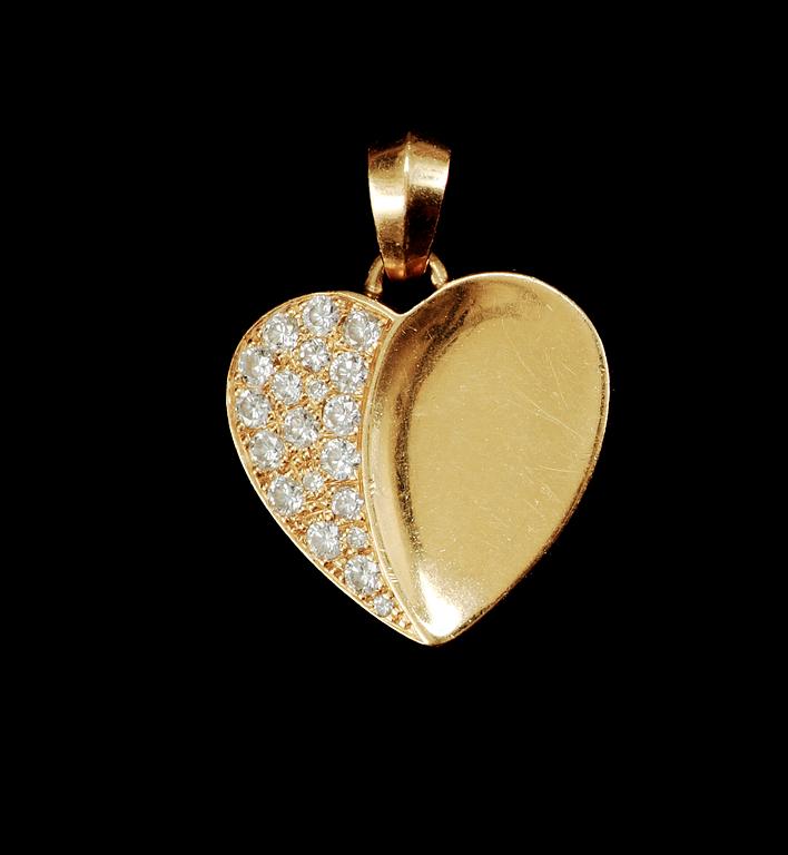 PENDANT, brilliant cut diamonds, tot. app. 0.50 cts, shape of a heart.