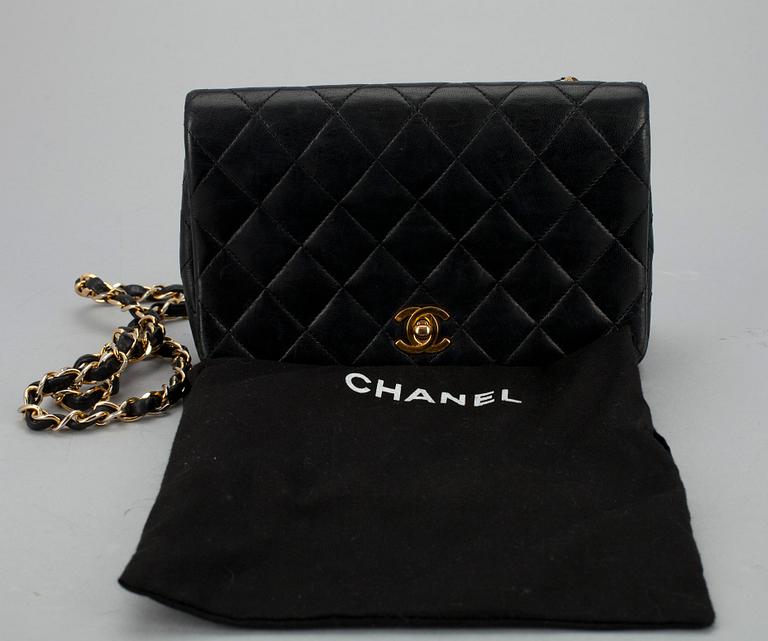 LAUKKU, Chanel.