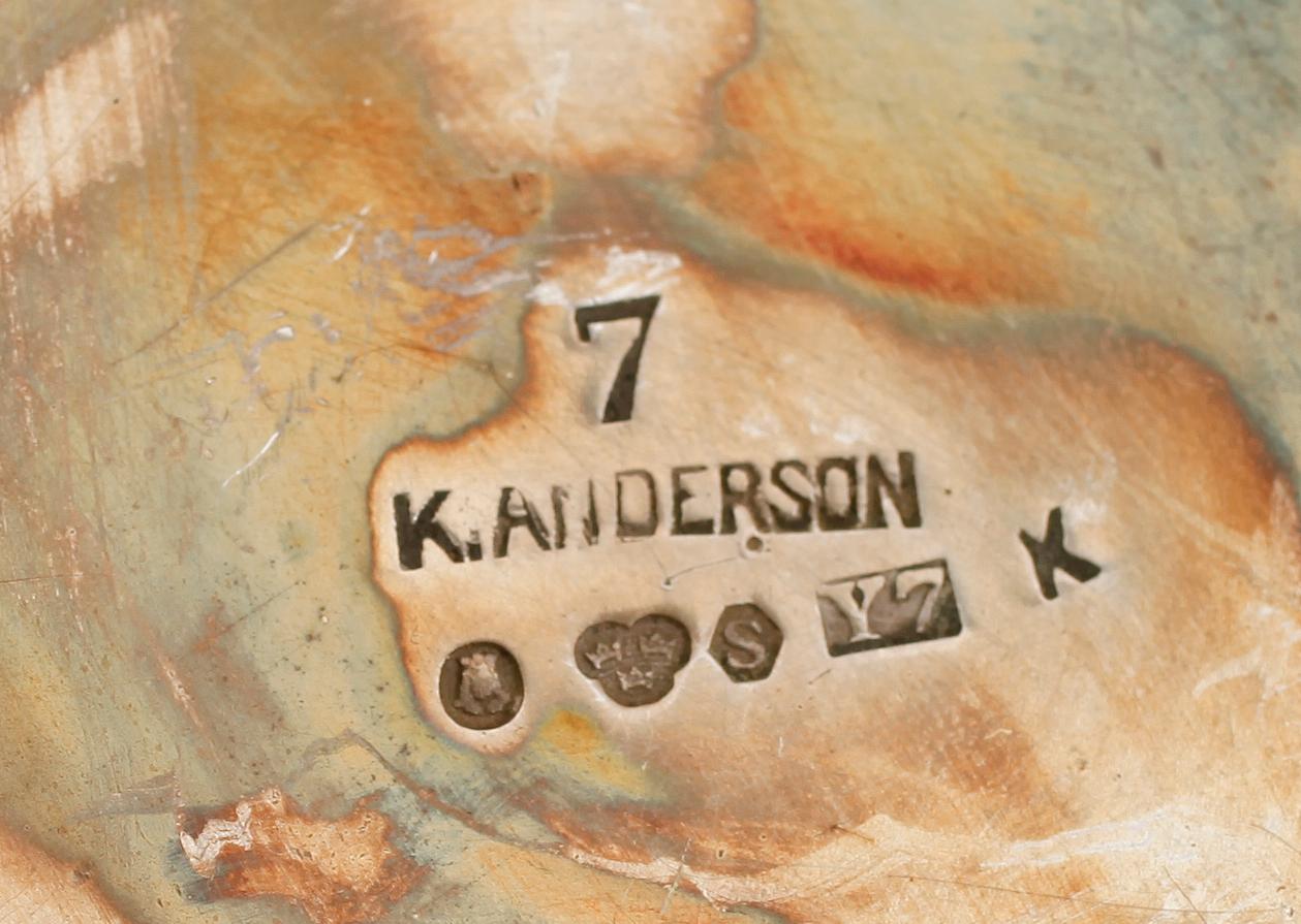 BÄGARE, 2 st, silver, en märkt K Andersson, 1925 samt en 1942. Vikt ca 155 gram.