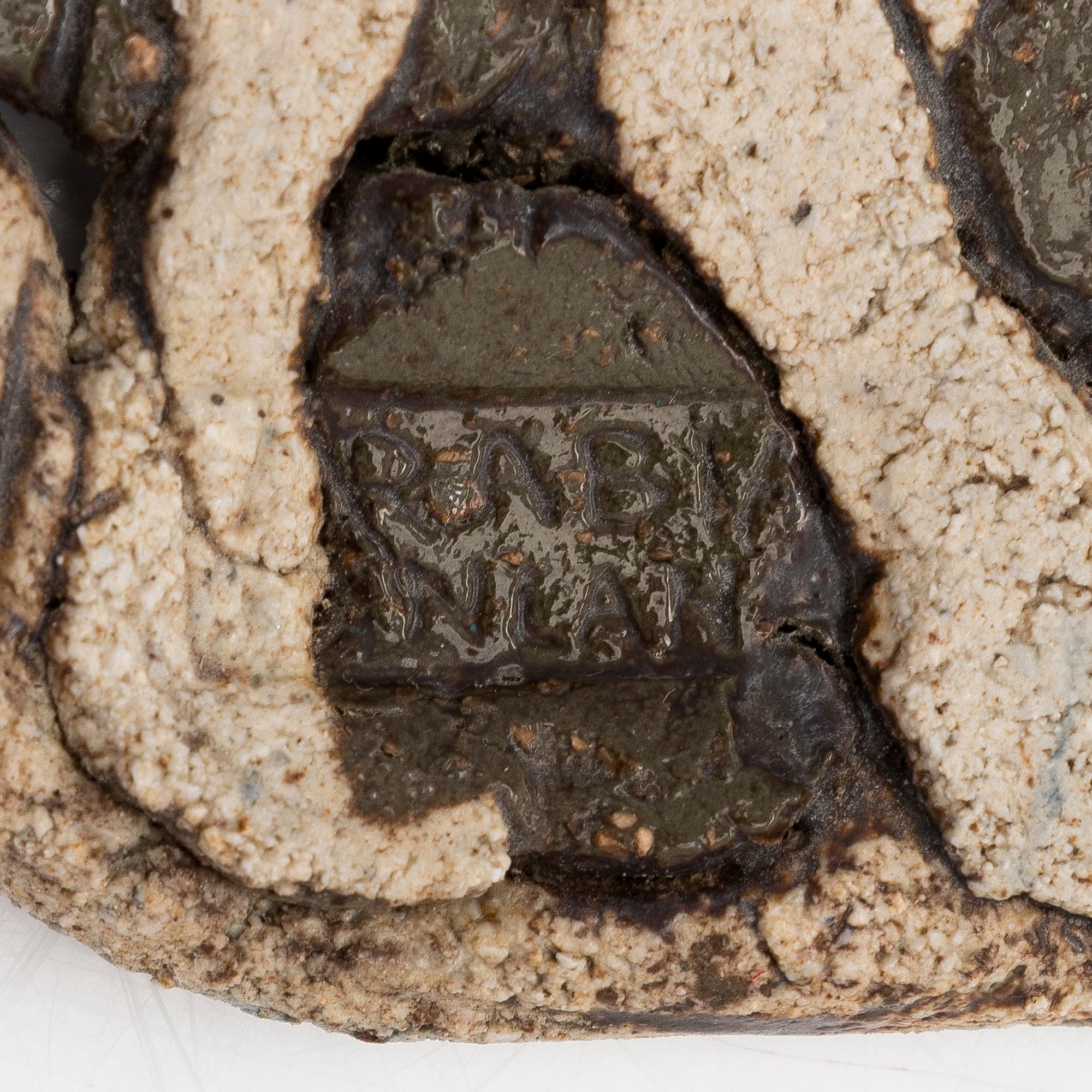 Francesca Mascitti-Lindh, A stoneware wall plaque, stoneware, signed FML, Arabia Finland.