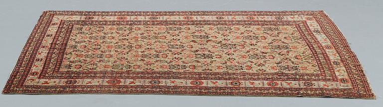 MATTO, an antique Senneh, ca 175,5 x 133,5 cm.