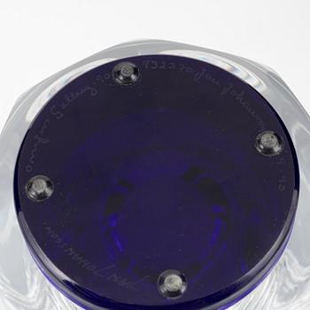 Jan Johansson, a glass vase, Orrefors Gallery, 9/40, 1990.