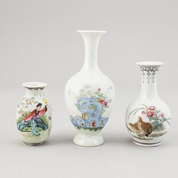 A set of 7 Chinese vases, 20th Century.