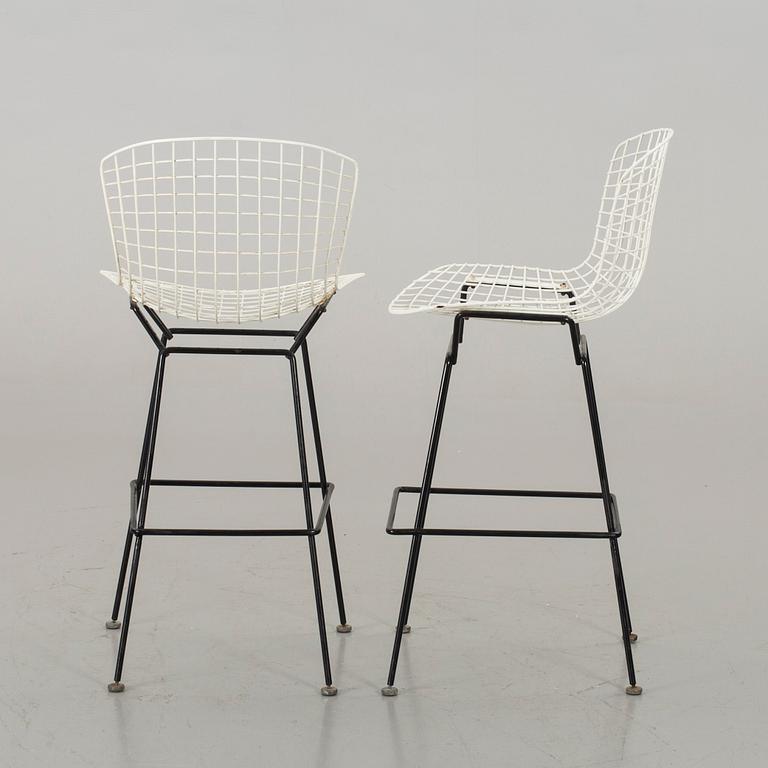 A PAIR OF HARRY BERTOIA BAR STOOLS, Knoll International.