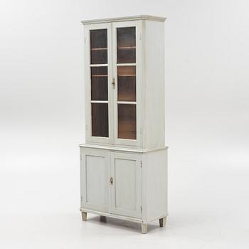 A 19th-/20th century display cabinet.