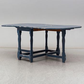 A Swedish late 18th or early 19th century gateleg table.