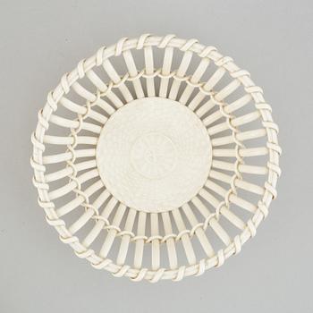 GALLERSKÅL, flintgods, Wedgwood samt FAT, flintgods, Sewell, England, 1800-tal.