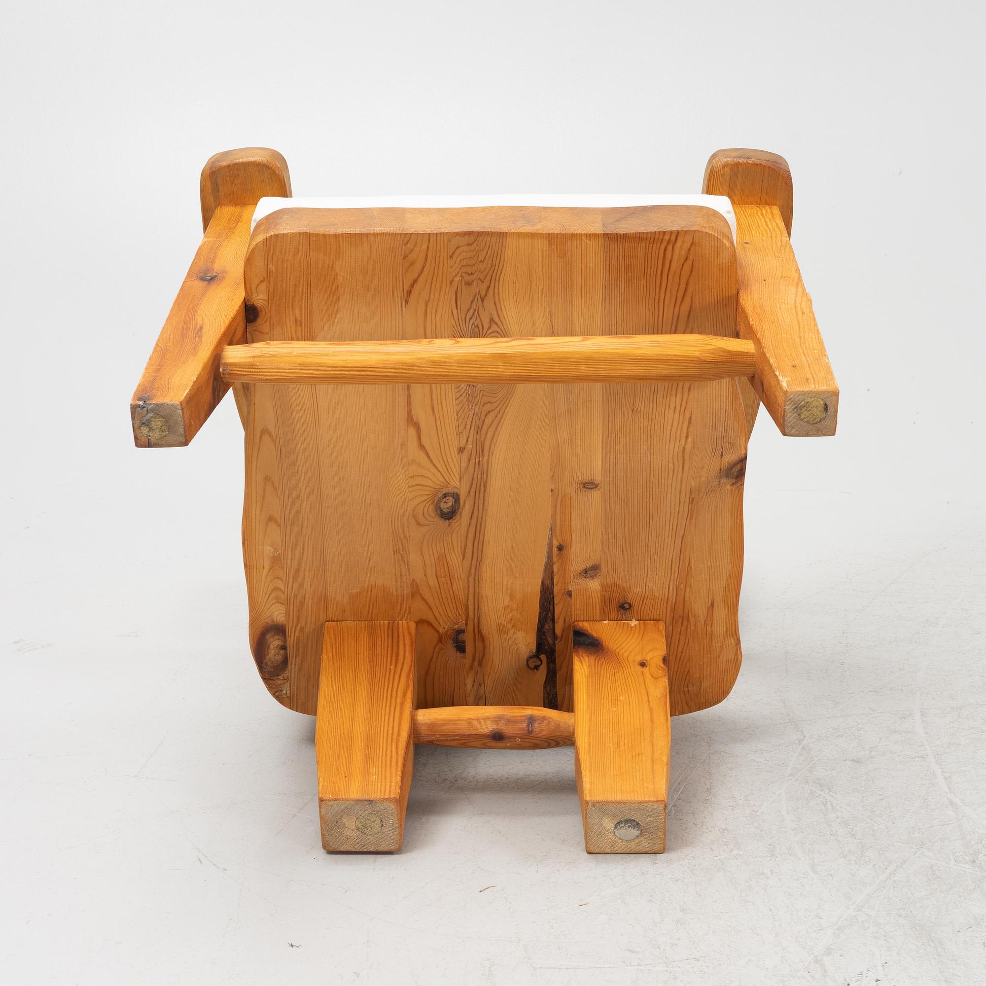 Stig Sandqvist, a pair of pine armchairs, Vemdalia, Sweden, second half of the 20th century.