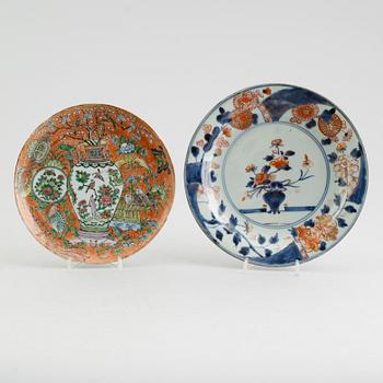 TALLRIKAR, 2 st, porslin, KIna, 1700-/1800-tal.