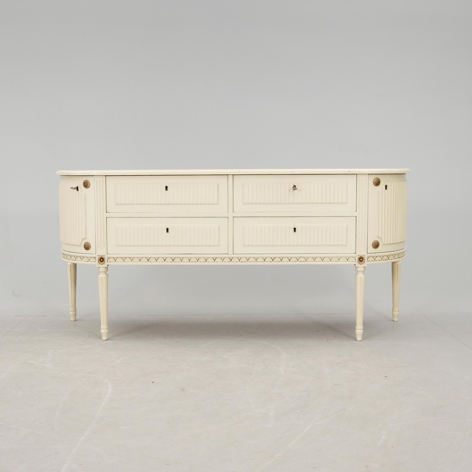 SIDEBOARD, gustaviansk stil, 1900-talets andra hälft.