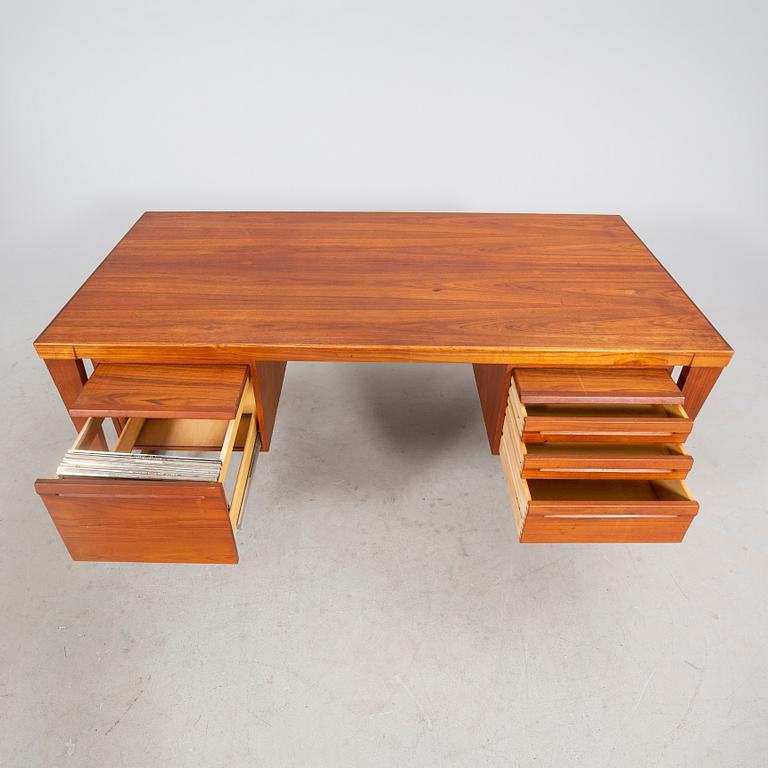 Kai Kristiansen, desk, model 70, teak, Feldballes Møbelfabrik, Denmark, 1960s.