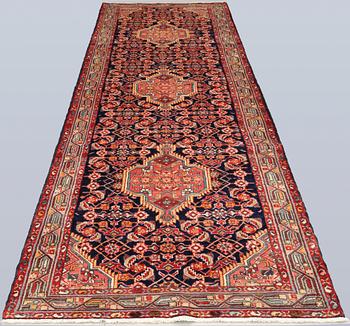 A Hamadan runner, c. 382 x 110 cm.