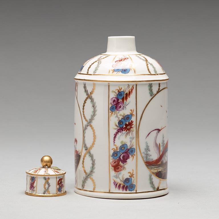 A Hoechst tea caddy with cover, late 18th Century.