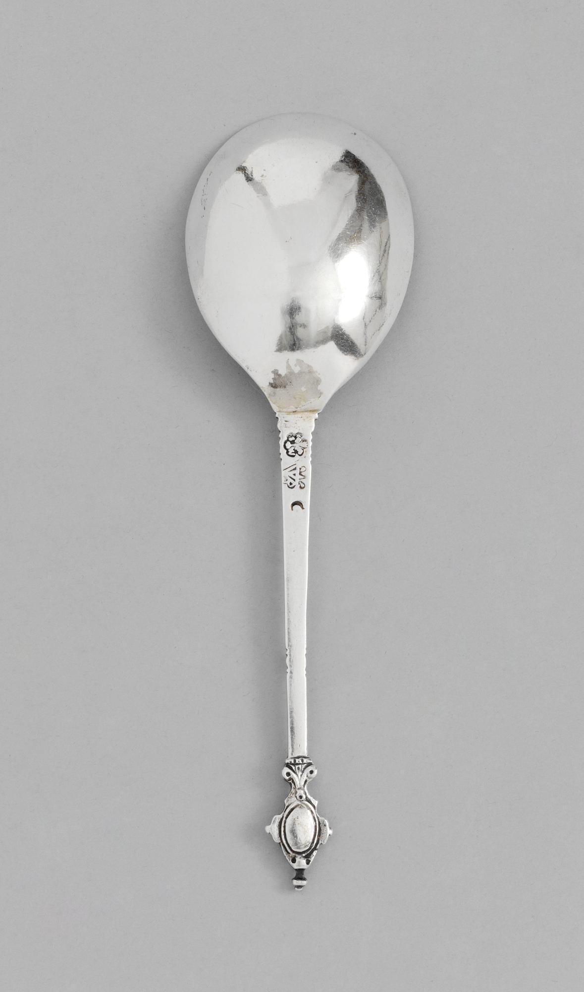 SKED med sköldknopp, av Johan Wallman, Varberg 1719.