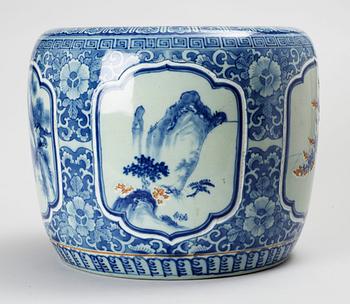 YTTERFODER, porslin, Japan 1900-tal.