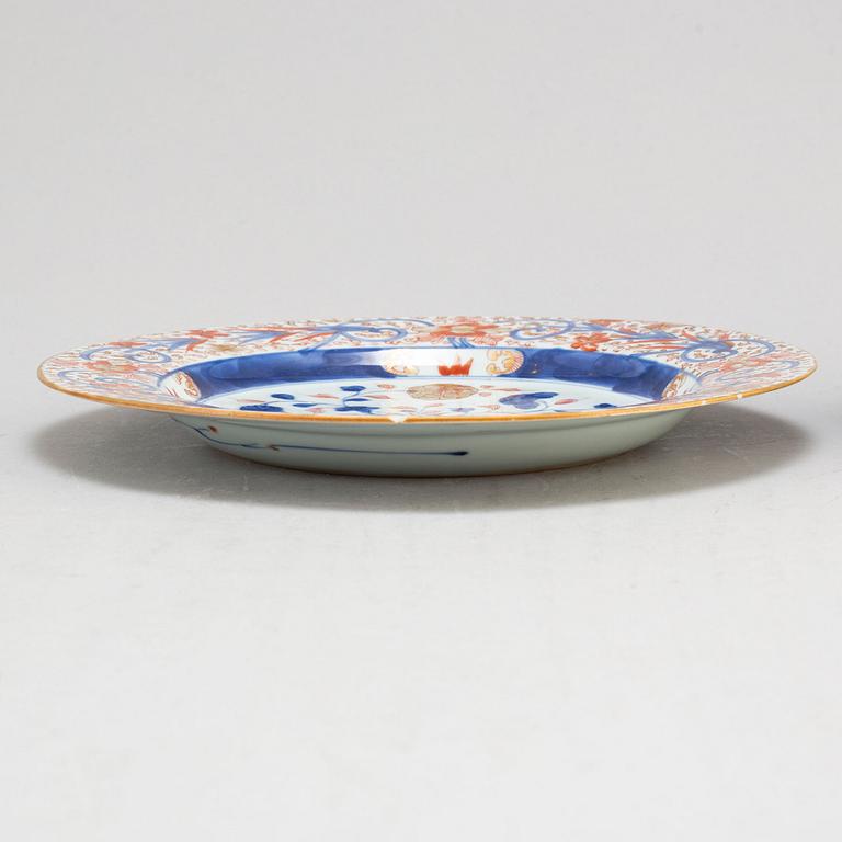 Six imari plates, Qing dynasty, Qianlong (1736-95).