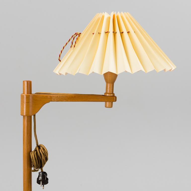 CARL MALMSTEN, a 'Staken' teak standard light.