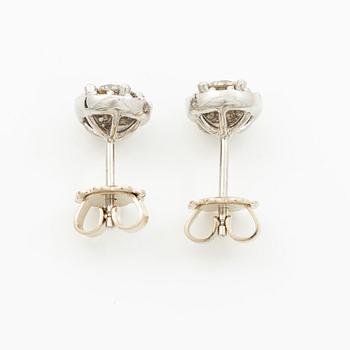 Earrings 14K white gold with brilliant-cut diamonds.