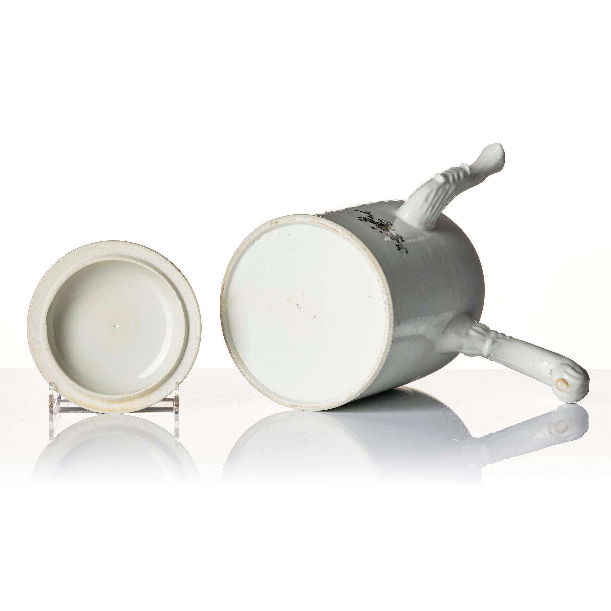 A set of 10 'European Subject' custard cups with covers and a coffeepot with cover, Qing dynasty, Jiaqing (1796-1820).