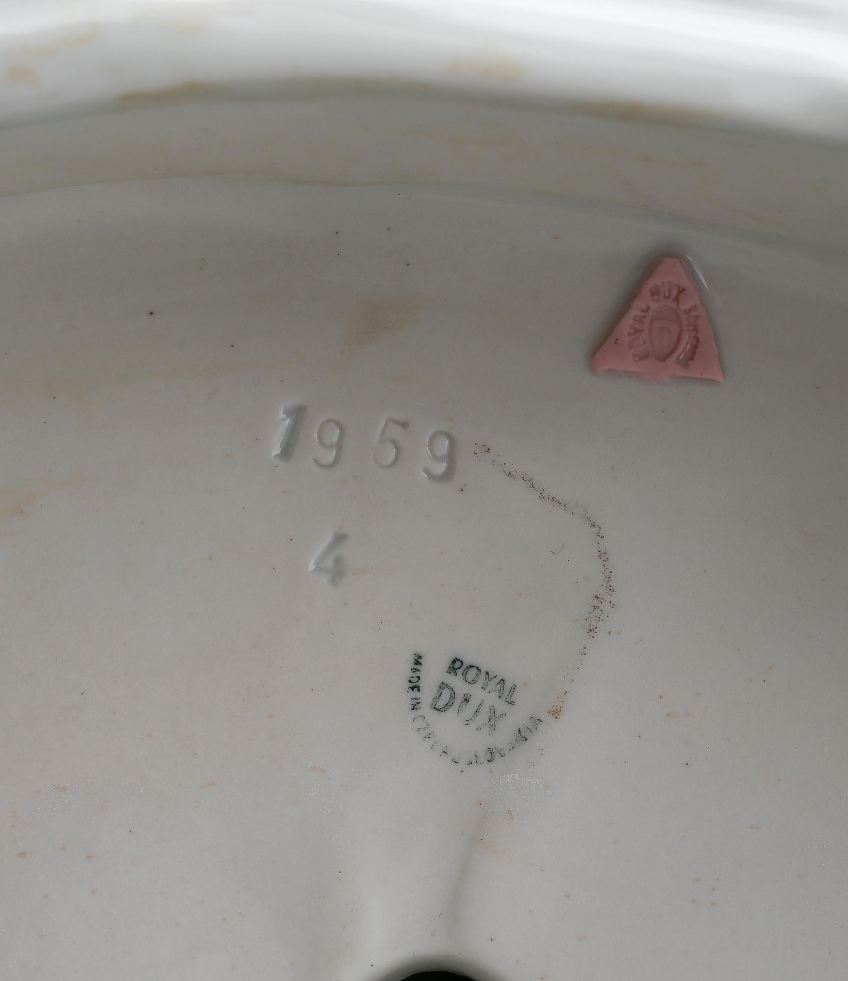 FIGUR, porslin, Royal Dux, 1900-talets mitt.