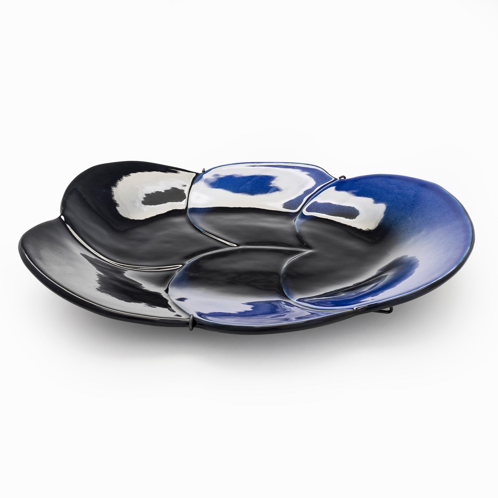 Birger Kaipiainen, fat, keramik, stämpelmärkt "Viola 1967 Arabia Finland Kaipiainen Invenit" och numrerat 396/3000.