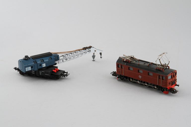 A Märklin train set with wagons, transformer, rails etc, Germany, second half of the 20th century.