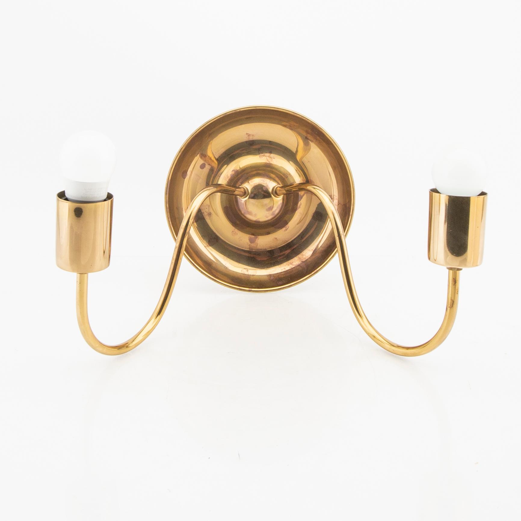 Josef Frank, a brass wall lamp model no 2565 firma Svenkt Tenn.