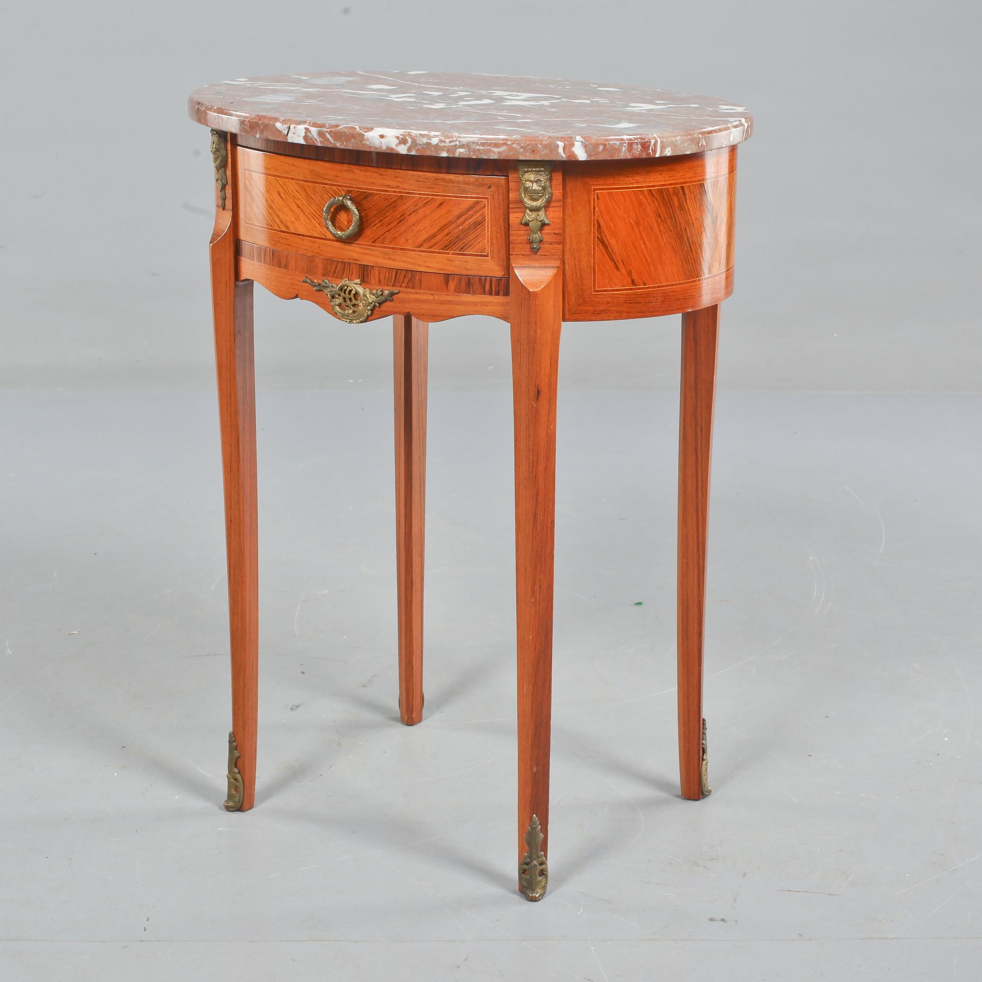 SIDOBORD, gustaviansk stil, omkring 1900-talets mitt.