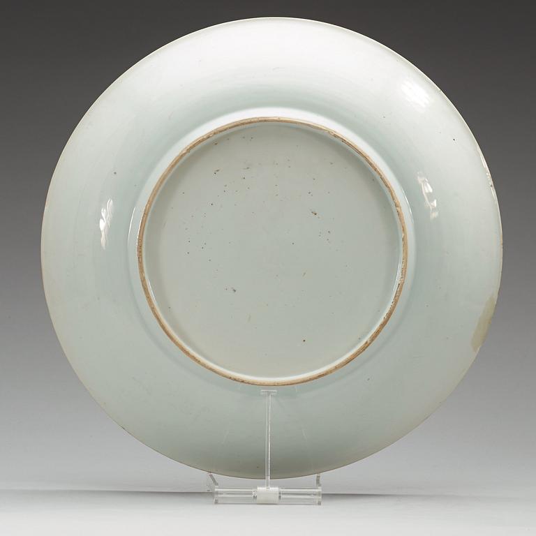 A famille verte dish, Qing dynasty (1644-1912).
