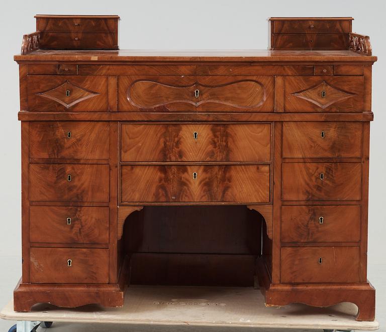 BYRÅ med UPPSATS, empire, 1800-talets första hälft.