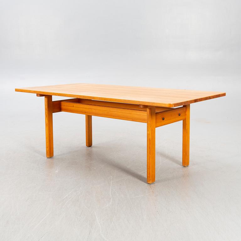 A pinewood "Asserbo" table by Børge Mogensen for Karl Andersson and Söner, second half of the 20th century.