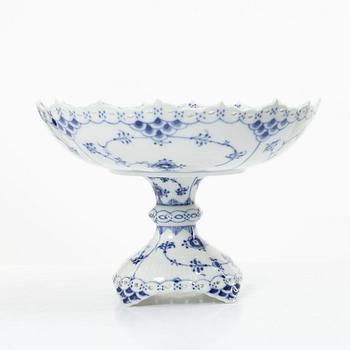 Royal Copenhagen, A sixteen-piece 'Blue fluted Full lace' Mocca service, second half of the 20th century.