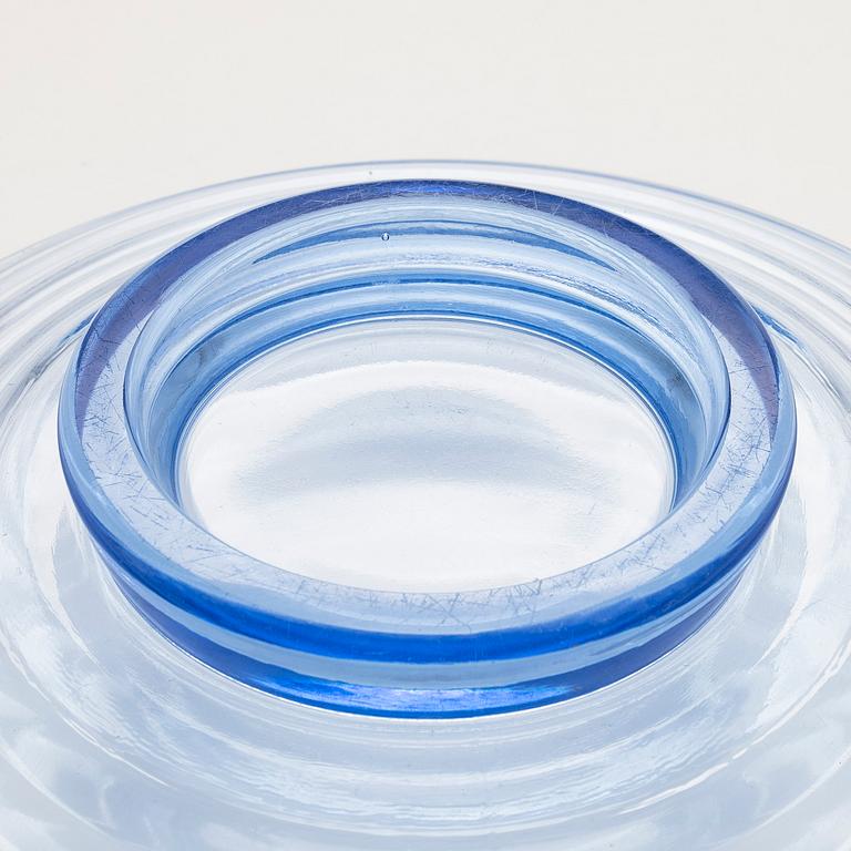 Aino Aalto, A 1930s glass bowl 4135, 'Bölgeblick'  for Karhula Glassworks, Finland.