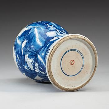 A blue and white jar, Qing dynasty, Kangxi (1662-1722).