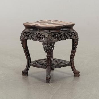 A SMALL CHINESE TABLE/STOOL, around the year 1900.