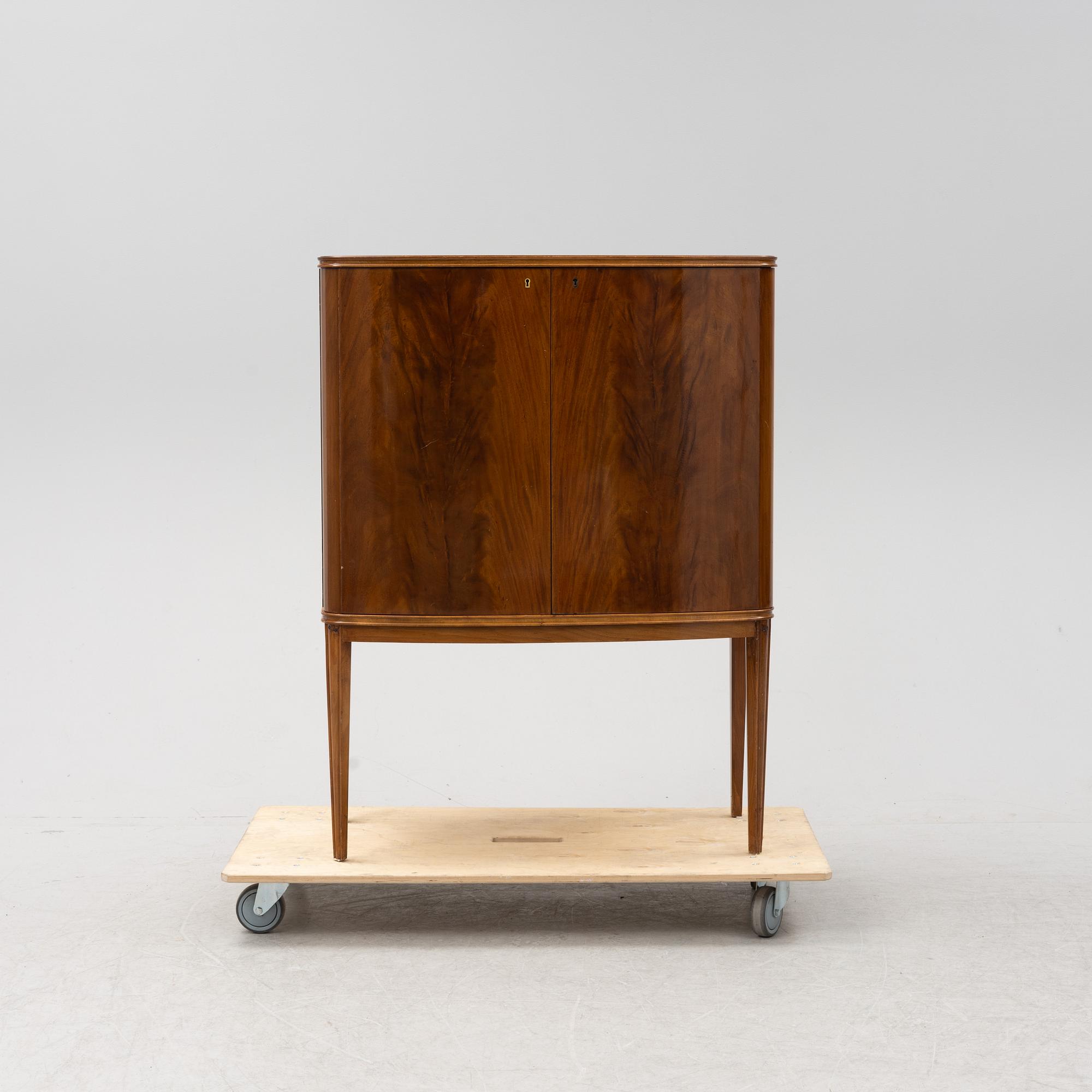 A mahogany drinks cabinet, 1940's/1950's.