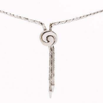 Necklace 18k whitegold, approx 44 cm.