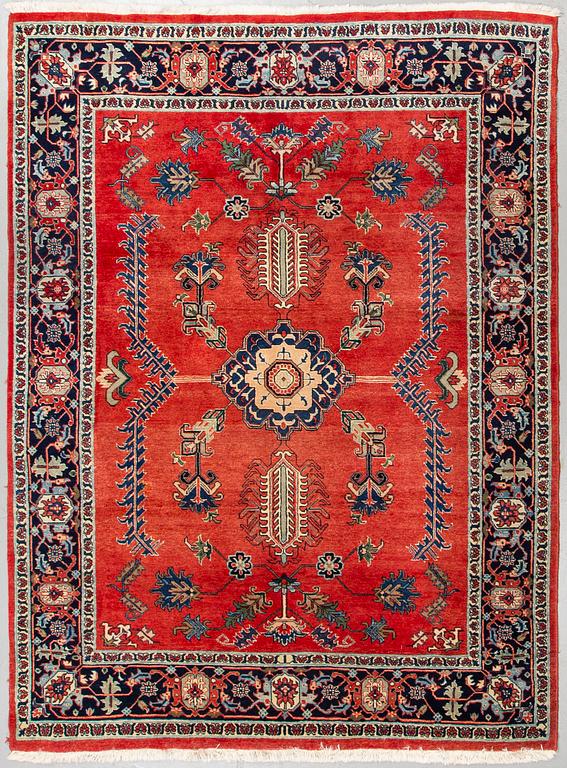 A CARPET, Old Noth west persian, ca 259 x 183 cm.