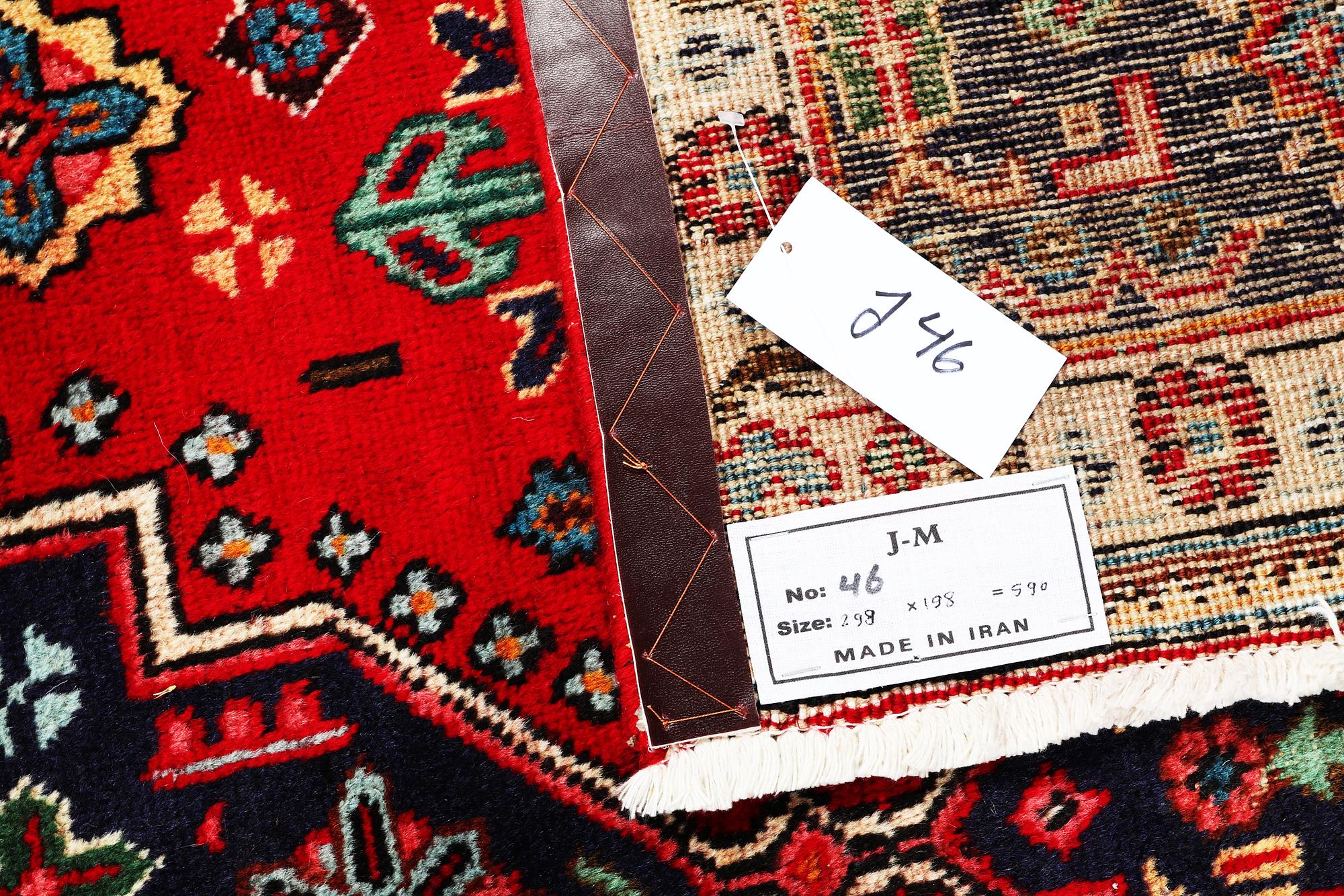 A carpet, Tabriz, ca 298 x 198 cm.