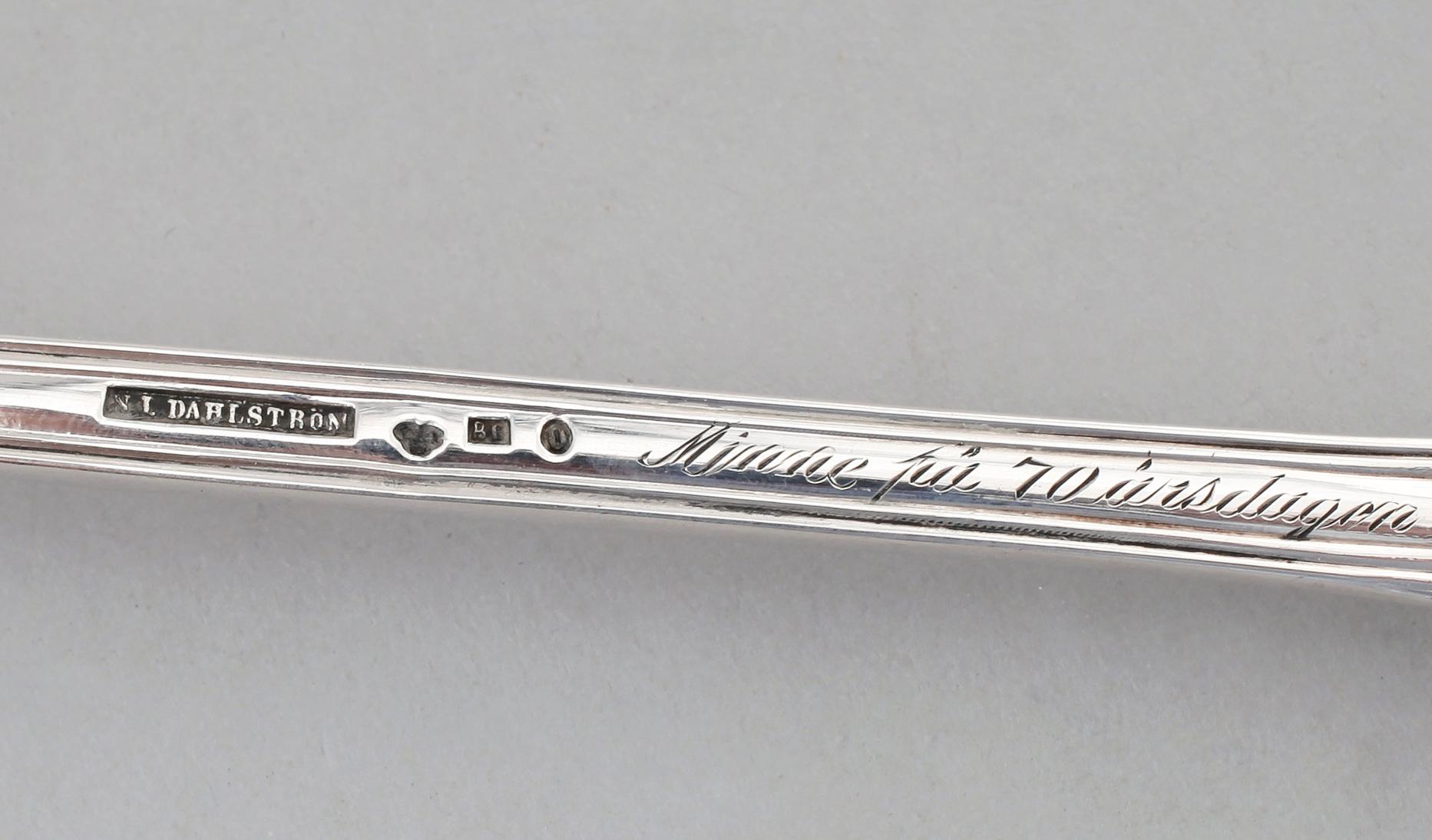 RAGUSKED, silver, Nils Leonard Dahlström, Örebro 1880. Vikt ca 127 g.