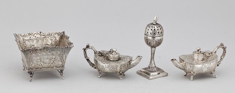 PARTI SILVER, bla Wien. 1800-1900-tal. Totvikt ca 300 gram.