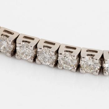 Tennisarmband med briljantslipade diamanter.