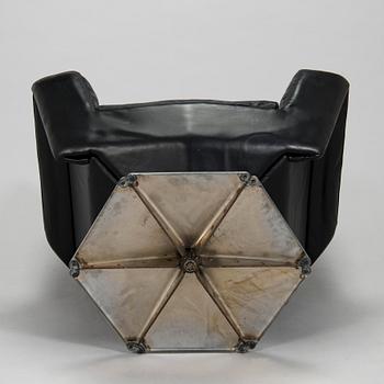 Voitto Haapalainen, fåtölj, "Prisma T-66", Tehokaluste Oy 1970-tal.